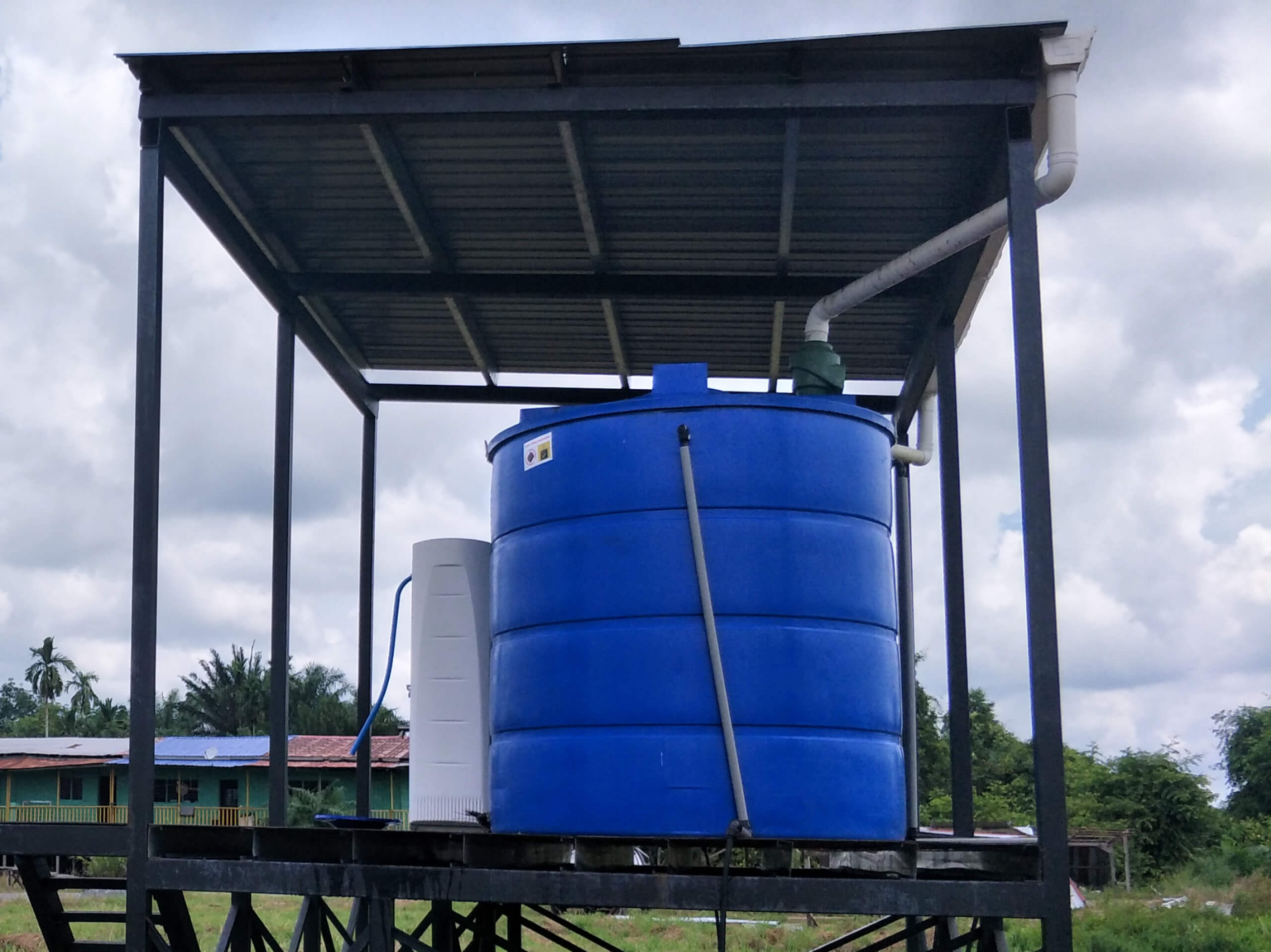 VP manual in Rumah Assam Paya, Miri