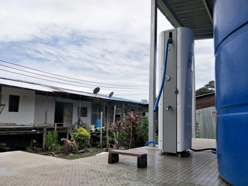 VP manual in Rumah Nyiro, Marudi